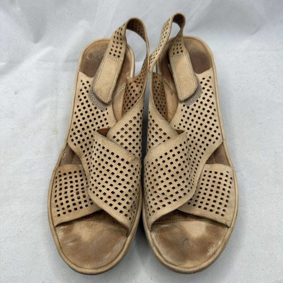 Clarks Artisan Clarene Perforated Nubuck Leather Wedges Size 10 Tan/Sand - Picture 3 of 8